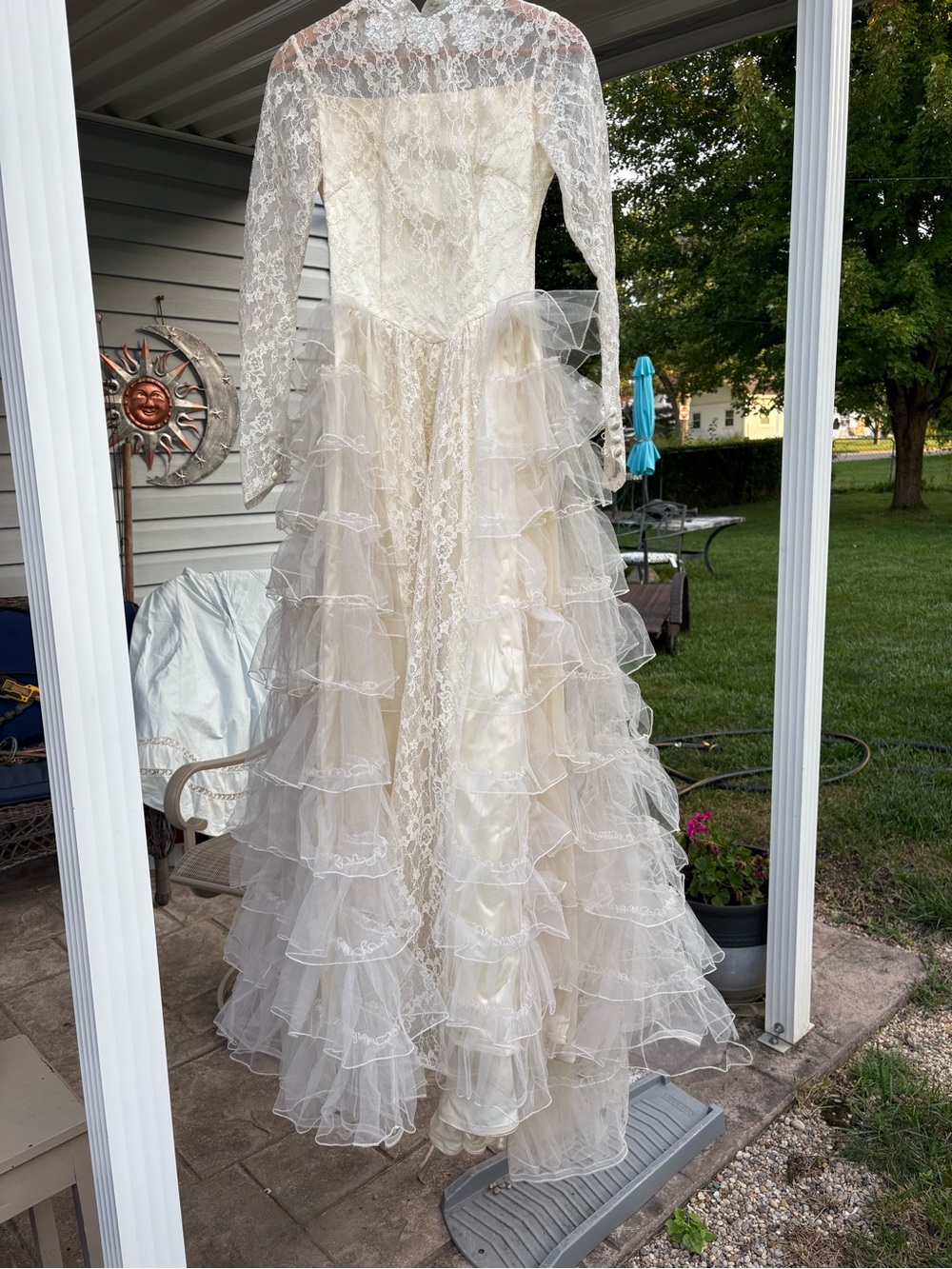 1940s wedding dress with Cream white Lace & Ruffle Tulle & open caged crown veil